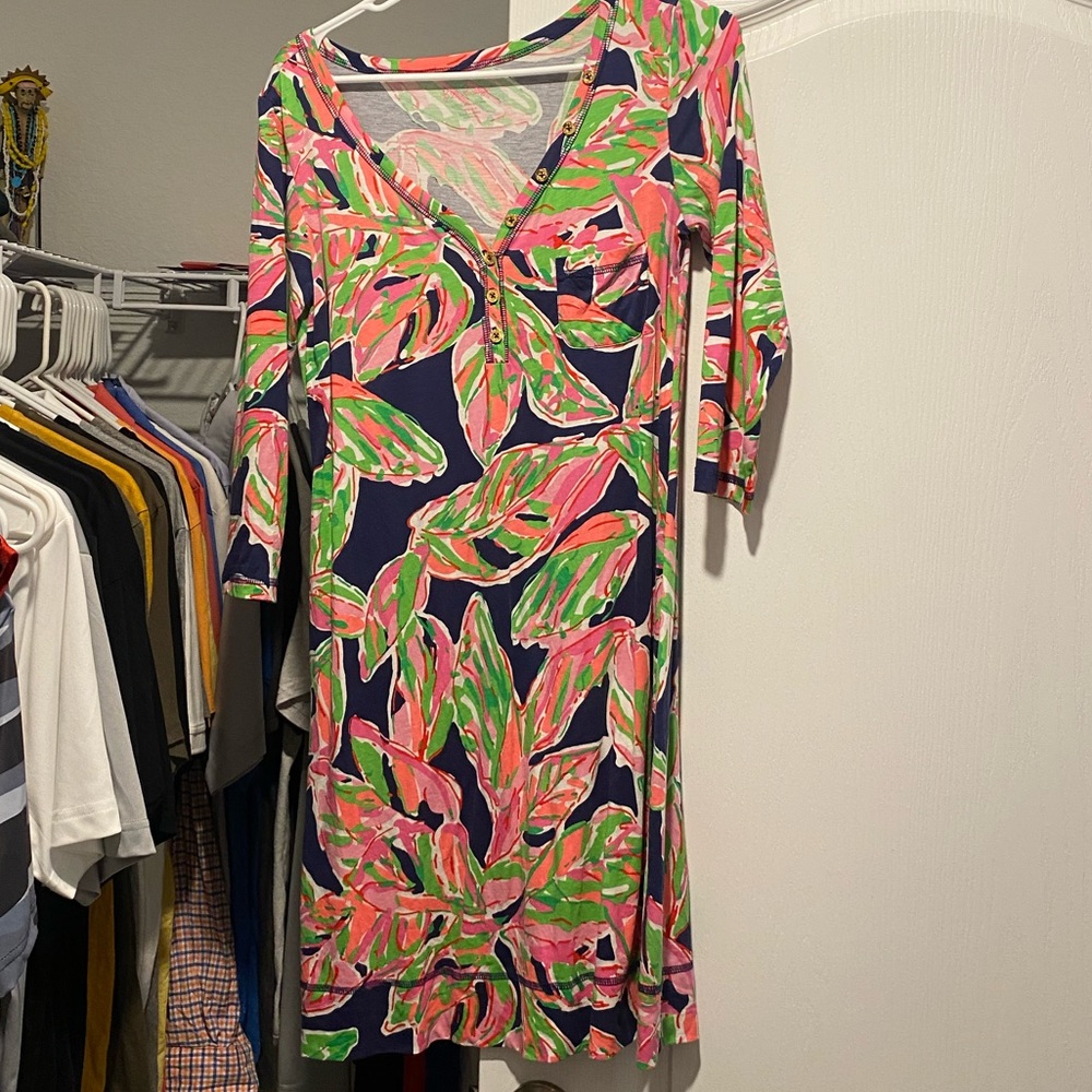 Lilly Pulitzer dress worn 1 time! Size medium